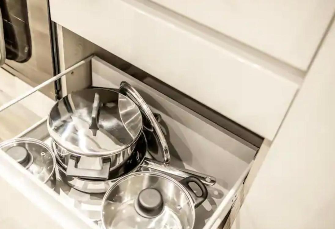 Executive Apartments Free On-Site Parking, 2 En-Suites, Sleeps 4, Swindon Esterno foto